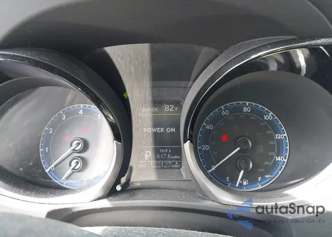 2014 Toyota Corolla S Plus z USA, uszkodzony, nr VIN 2T1BURHE0EC141732